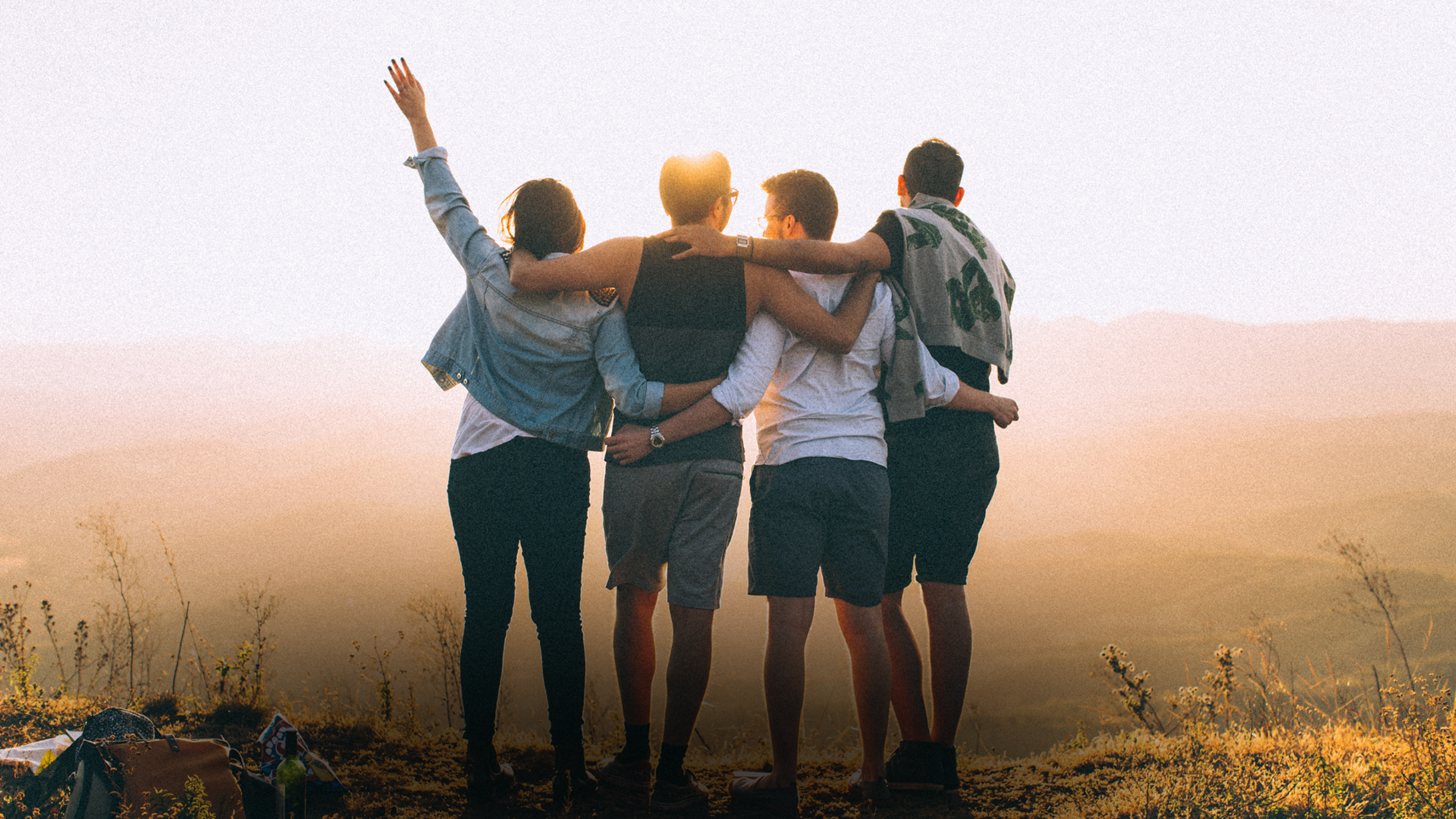 Leute die sich umarmen